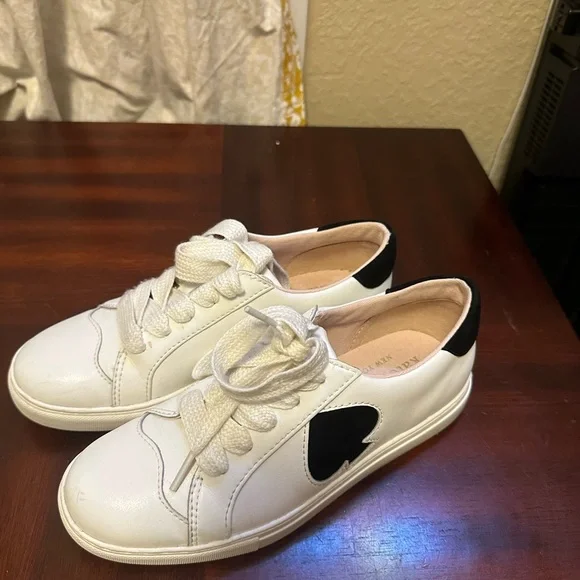 Kate Spade Fez White/Black Big Logo Leather Women Sneakers- SZ 6 B - Picture 4 of 10